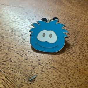 Blue Puffle pin